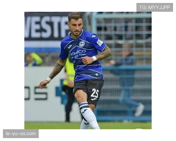 伯恩茅斯闪电反击状态回暖，迅速击溃对手防线