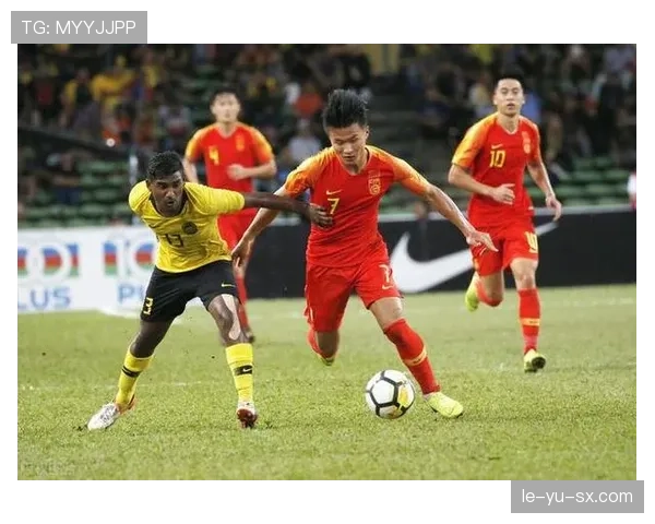 中国足球迎战日本，力争突破历史创辉煌表现引关注