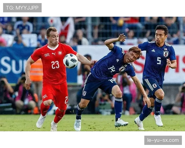 阿贾克斯防守端持续升级，助力球队联赛稳步前行