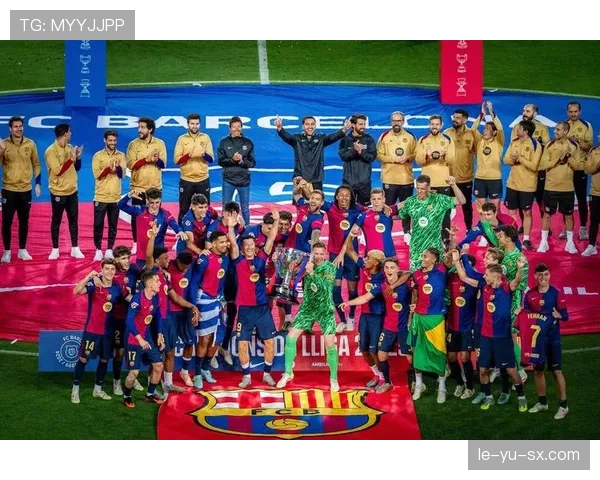 佩德里:西甲冠军核心成员完成荣誉突破 佩德里:西甲冠军核心成员完成荣誉突破