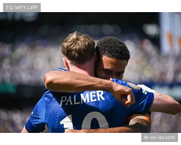 切尔西大规模引援效果存疑,球队表现与投入匹配度引发讨论 切尔西大规模引援效果存疑,球队表现与投入匹配度引发讨论