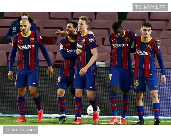 佩德里与德容:控场与推进方式差异解析 佩德里与德容:控场与推进方式差异解析