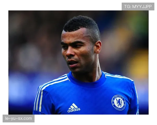 阿什利·科尔与弗兰克·雷伯夫在防线站位上出现分散趋势 阿什利·科尔与弗兰克·雷伯夫在防线站位上出现分散趋势