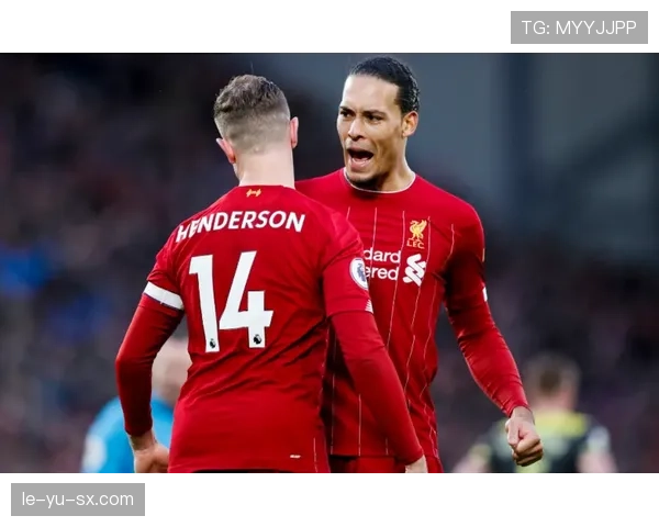 范迪克球场上铁血，穿运动鞋逛超市那嘴脸简直让人笑翻了！