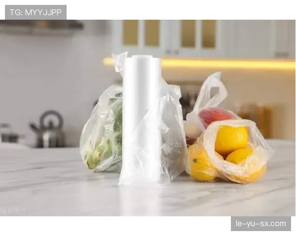 乔恩·琼斯拿着超市塑料袋回豪宅，那画面让我差点笑出声